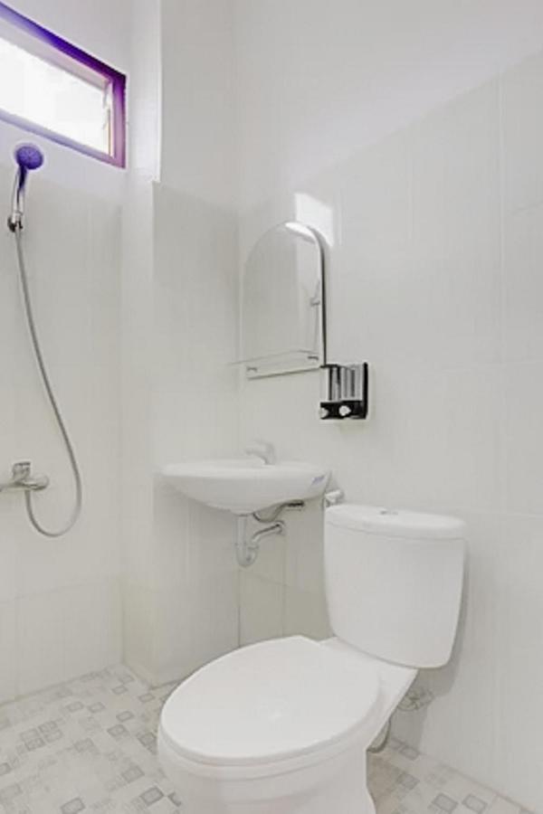 Reddoorz At Pelangi Guest House Balikpapan  Exterior photo