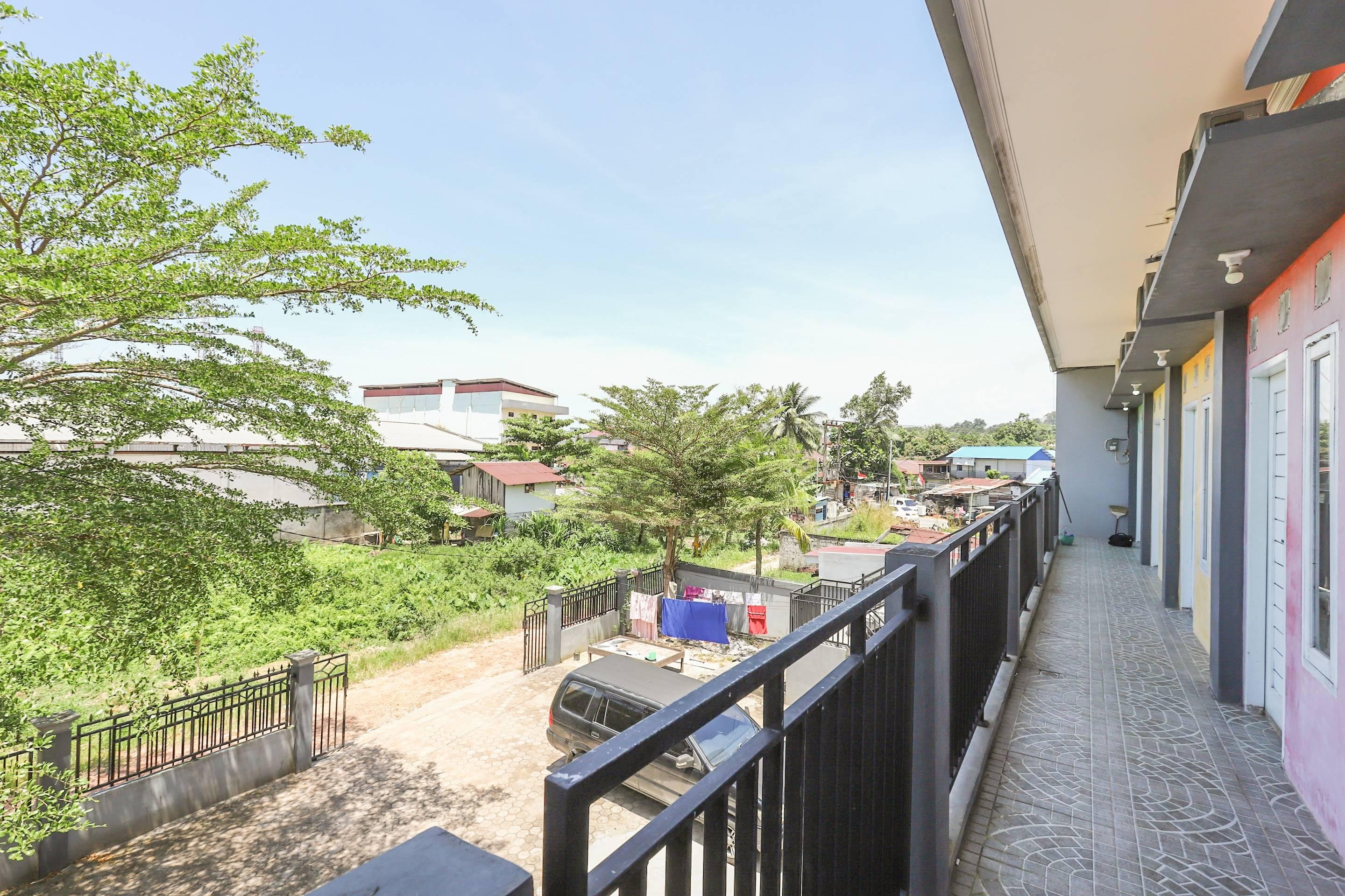 Reddoorz At Pelangi Guest House Balikpapan  Exterior photo